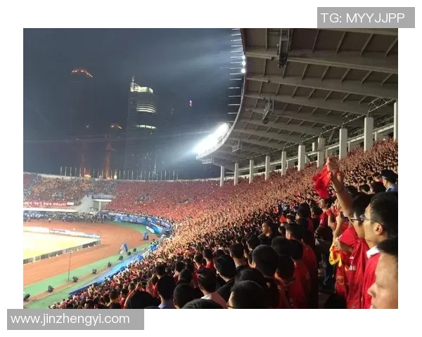 恒大与东方的激烈冲突视频揭示足球场上的紧张局势与球员情绪