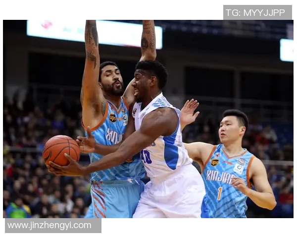 第32轮青岛队与新疆队激战正酣谁能在这场较量中笑到最后 第32轮青岛队与新疆队激战正酣谁能在这场较量中笑到最后