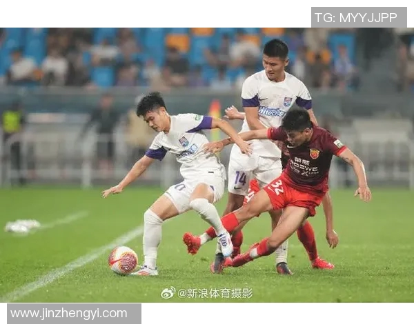 中超精彩对决深圳队迎战泰达队全力争胜展现足球魅力 中超精彩对决深圳队迎战泰达队全力争胜展现足球魅力