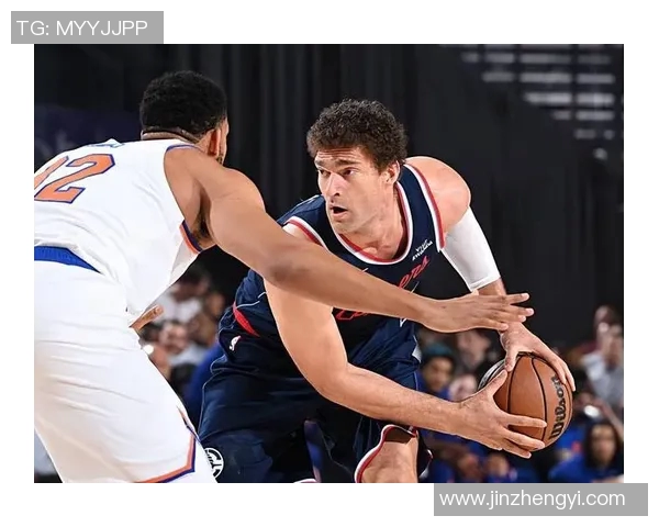 布鲁克洛佩斯：从NBA巨星到篮球战术的创新者与领袖之路